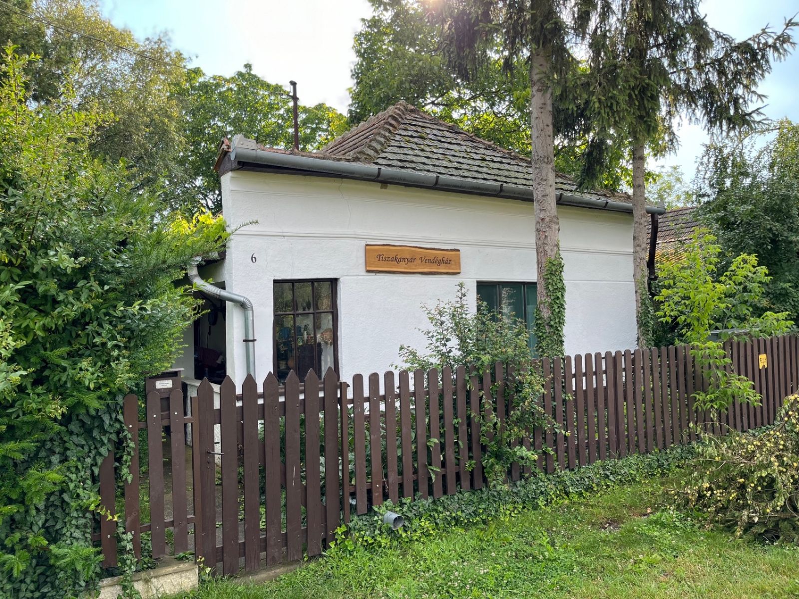 RÓLUNK